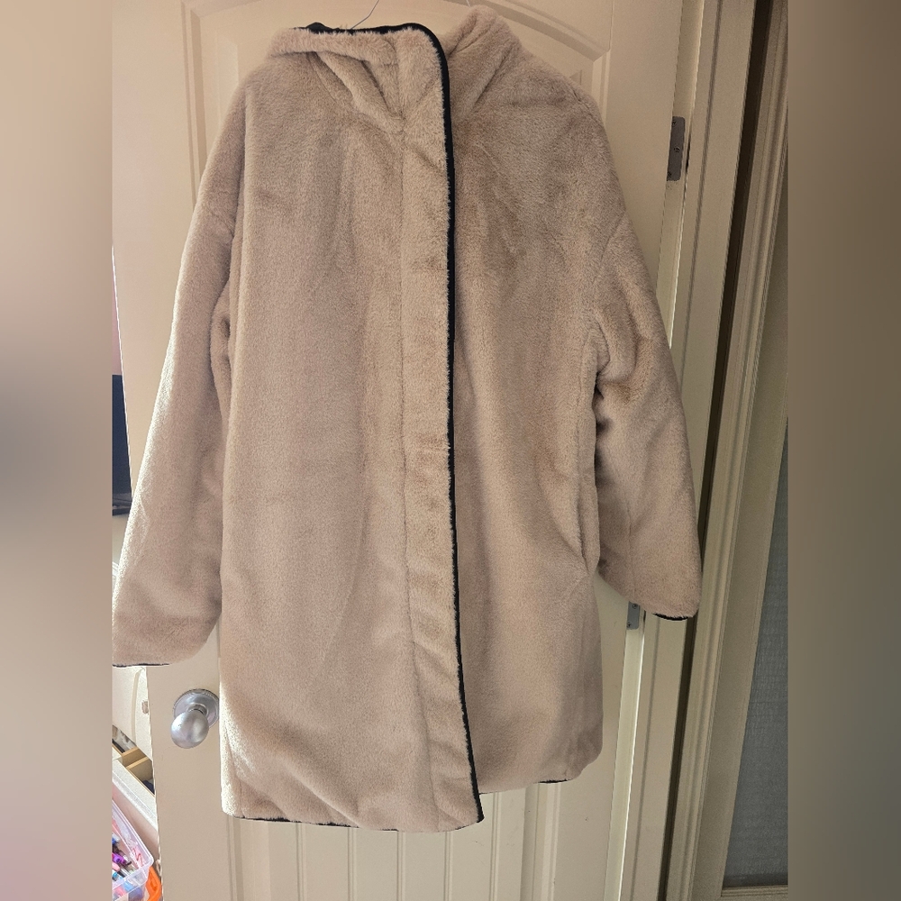 Guess Reversible Quilted Jacket - Picture 2 of 4